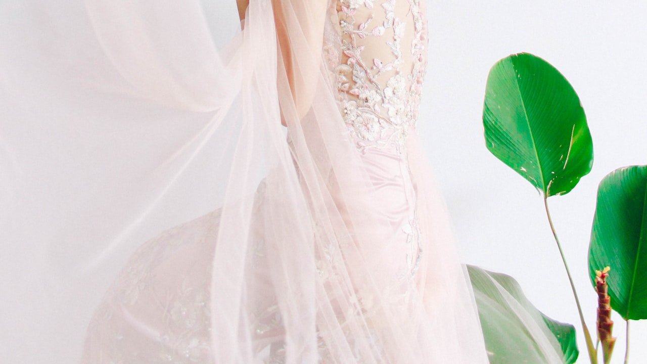 How to Wear Lace-Front-Wigs Correctly and Protect Your Hairline