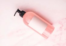 How Wholesale Cosmetic Packaging Manufacturers Manage Large Orders