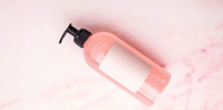 How Wholesale Cosmetic Packaging Manufacturers Manage Large Orders